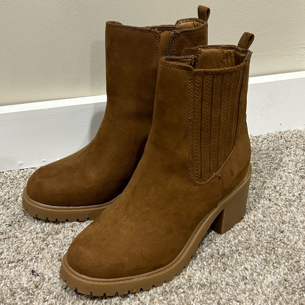 Sonoma Brown Suede Heeled Boots